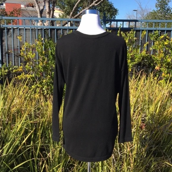 🆕 BLACK - NWT [white house black market] cross front sweater - Picture 5 of 9